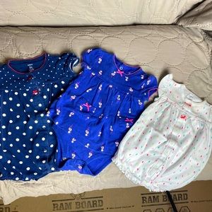 5/$20 🎀 (3) Carter’s 6-9M One piece Baby dresses